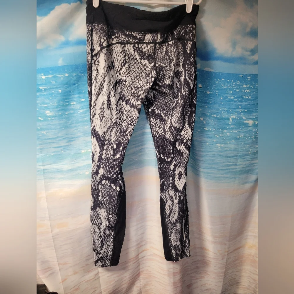 Nike Dri-fit Snake Print‎ Women's Leggings Size Large